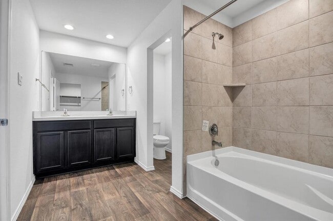 Building Photo - 2439 Moraine Vly Dr