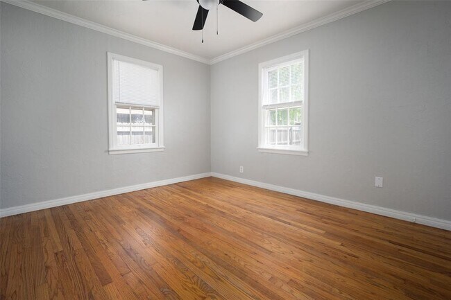 Building Photo - 906 NW 46th St