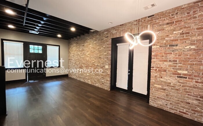 Building Photo - 506 Barristers Ct
