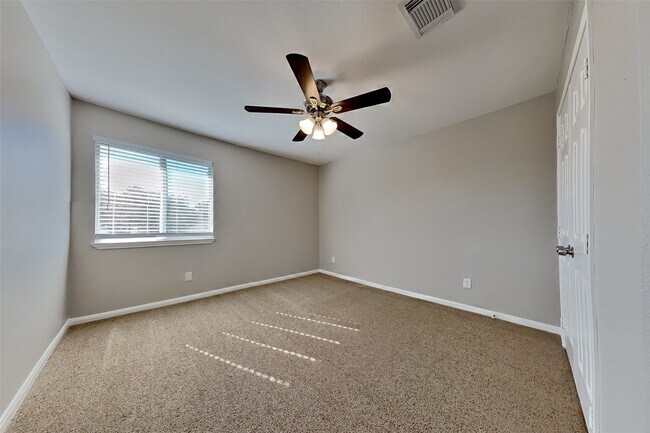 Building Photo - 32126 Willow Creek Park