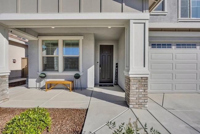 Building Photo - Immaculate Rocklin home with separate suite