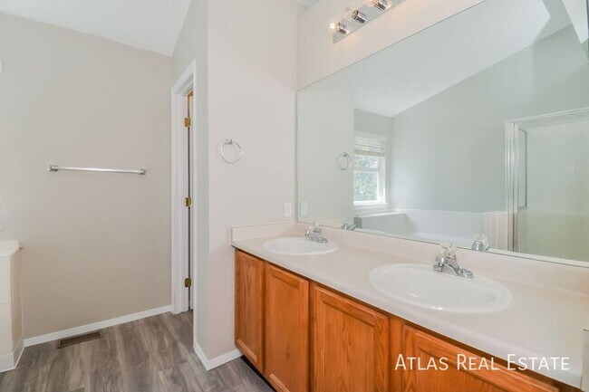 Building Photo - 6140 Jaffee Ct