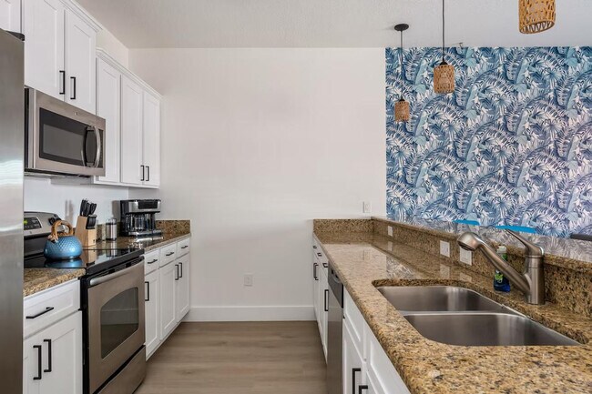 Building Photo - 8928 Cuban Palm Rd