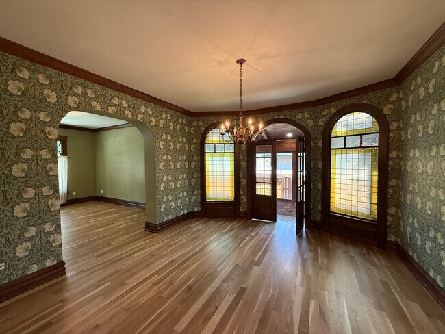 Building Photo - 521 N 4th St