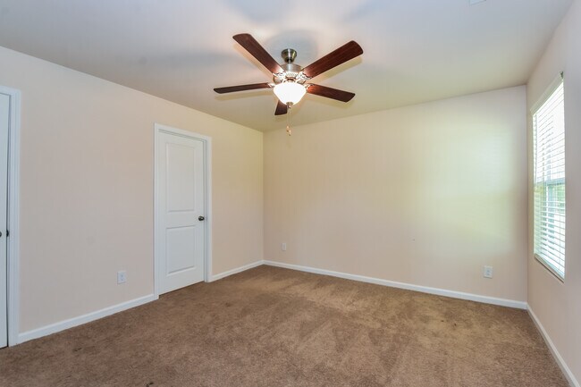 Building Photo - 2055 Barnhart Dr