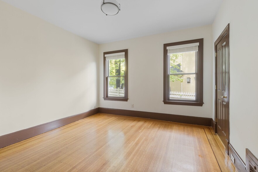 Building Photo - 88 Putnam Ave