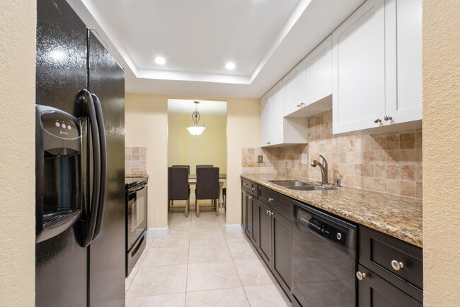 Building Photo - 1111 S Ocean Blvd