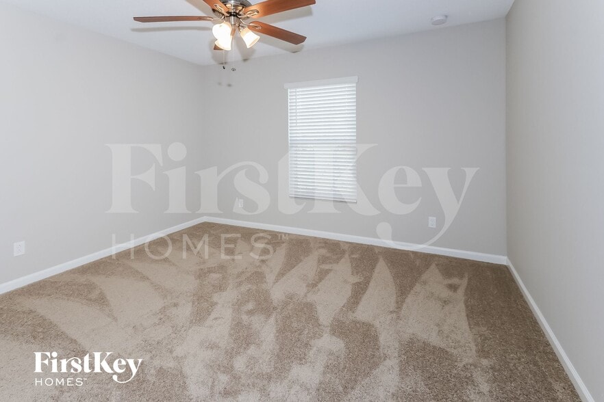 Building Photo - 1430 SW Santiago Ave