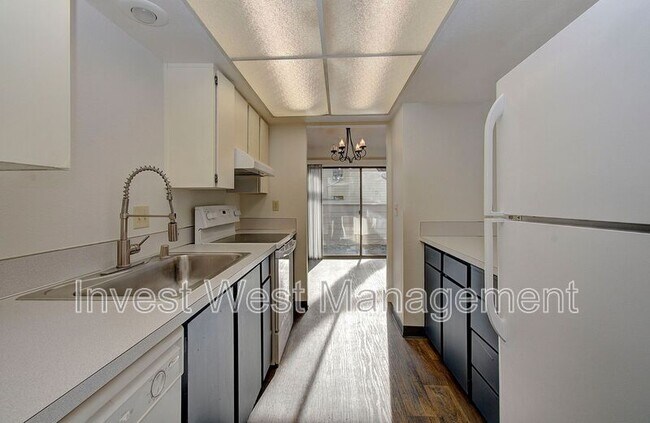 Building Photo - 8604 NE Mason Dr