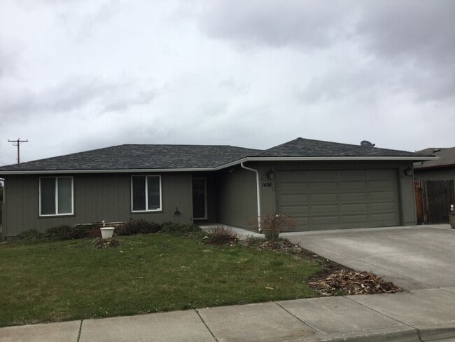 Primary Photo - Cute Home in Great Southwest Neighborhood!