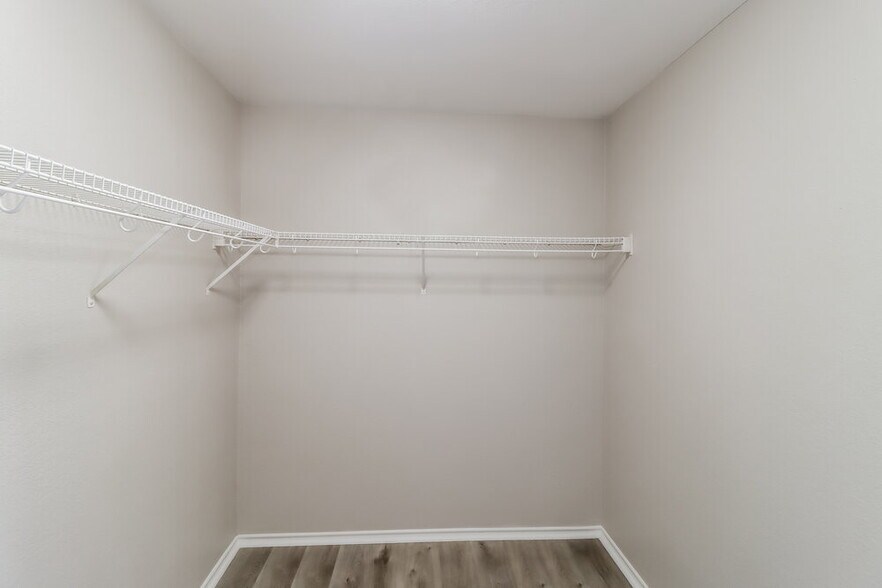 Building Photo - 2702 Summerwalk Pl