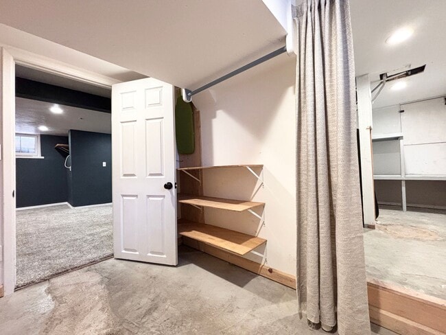 Building Photo - Charming Home in Salt Lake City!