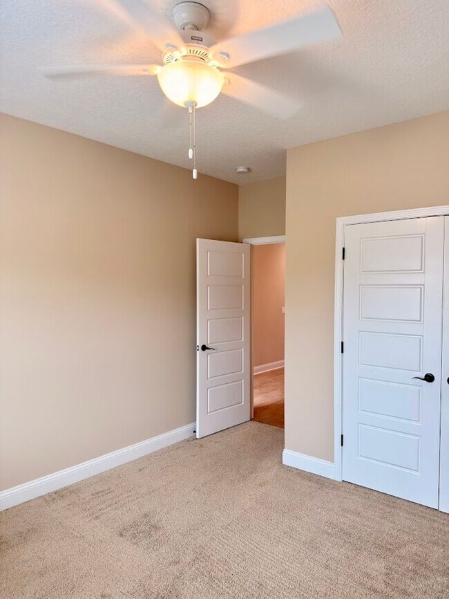 Building Photo - 124 The Villas Wy