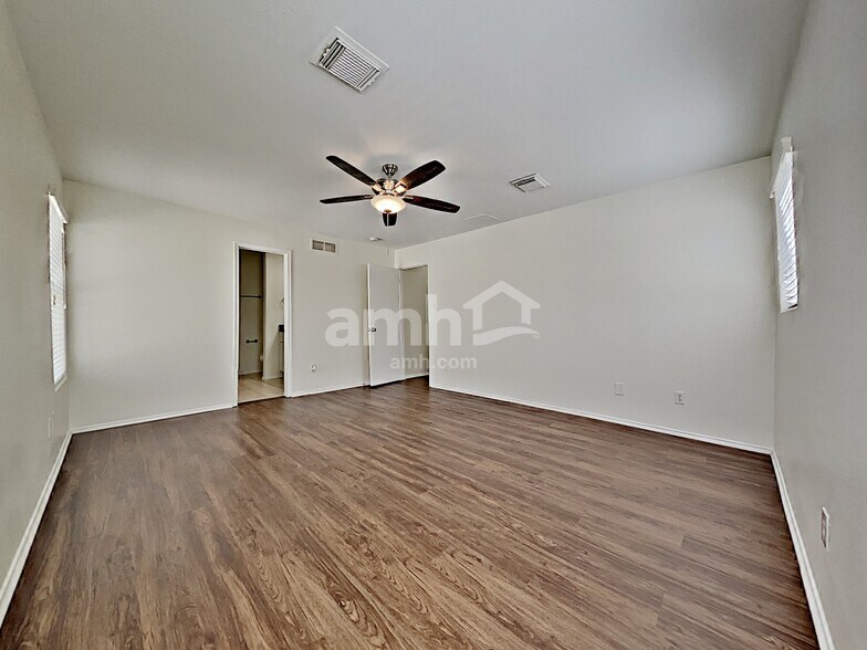Building Photo - 6830 Shallow River Ct
