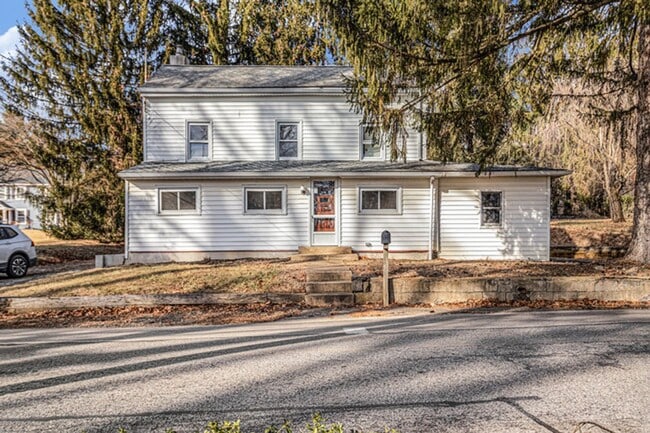 Building Photo - Charming 3-Bedroom Home in Quiet Neighborhood