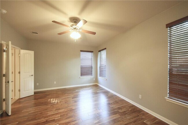 Building Photo - 1909 Manada Trail