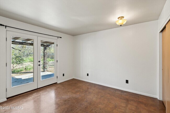 Building Photo - 8801 E Buckboard Rd
