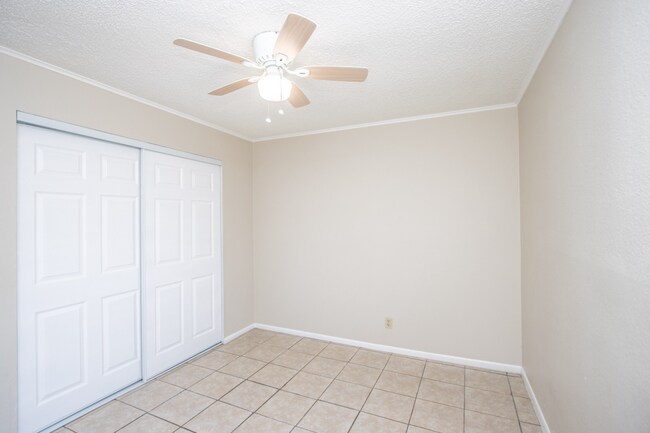 Building Photo - 3Br in gated community