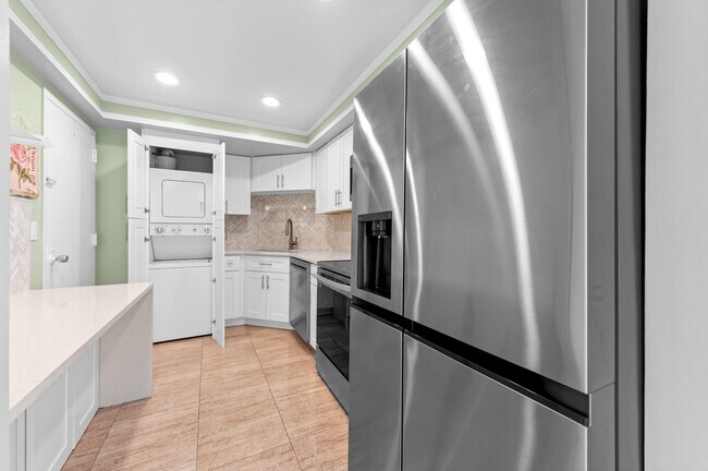 Building Photo - 2400 Presidential Way