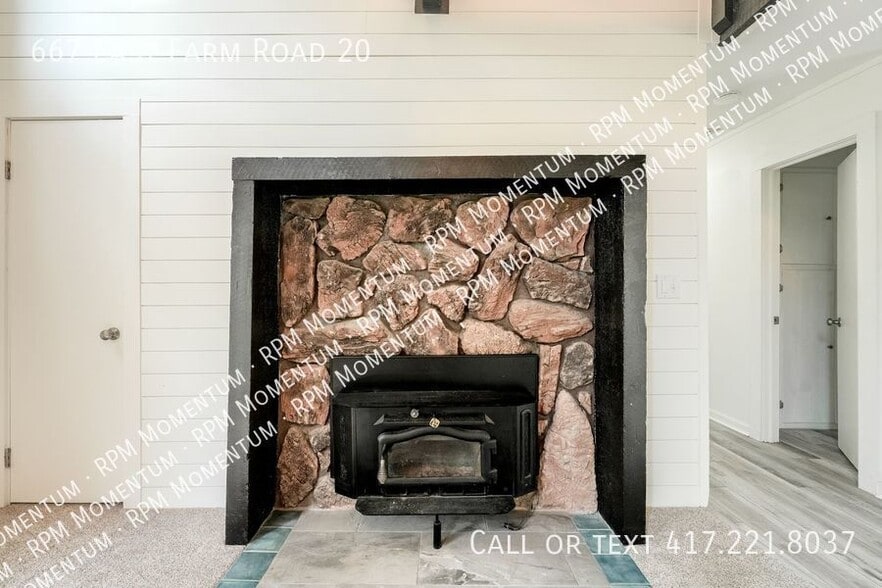 Building Photo - 667 E Farm Rd 20