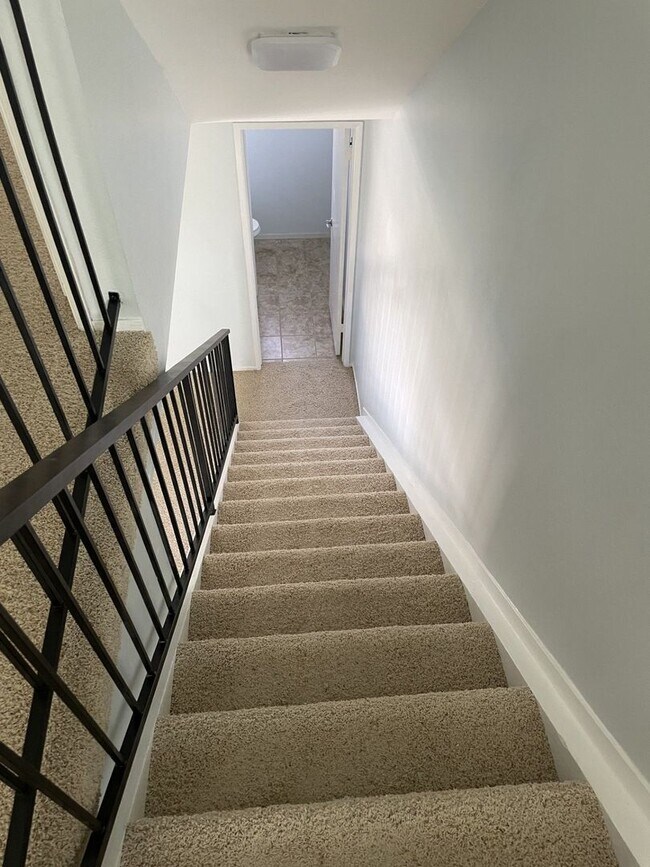 Building Photo - Coming Soon! Charming Corner Unit in Stallion Springs