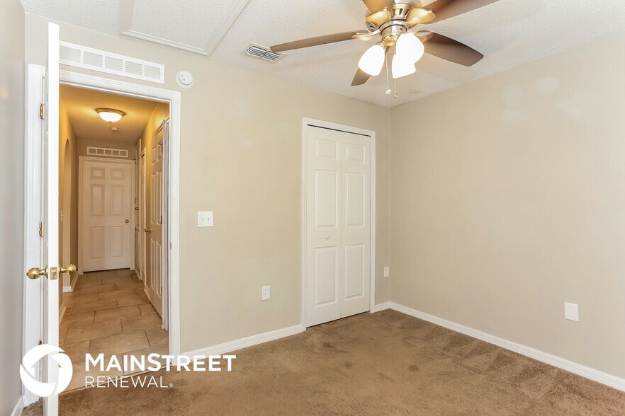 Building Photo - 3214 Garden Acres Ct E