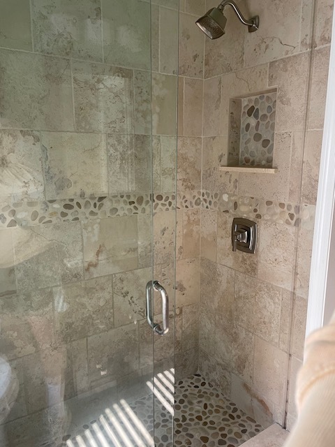 Shower - 118 Titan St