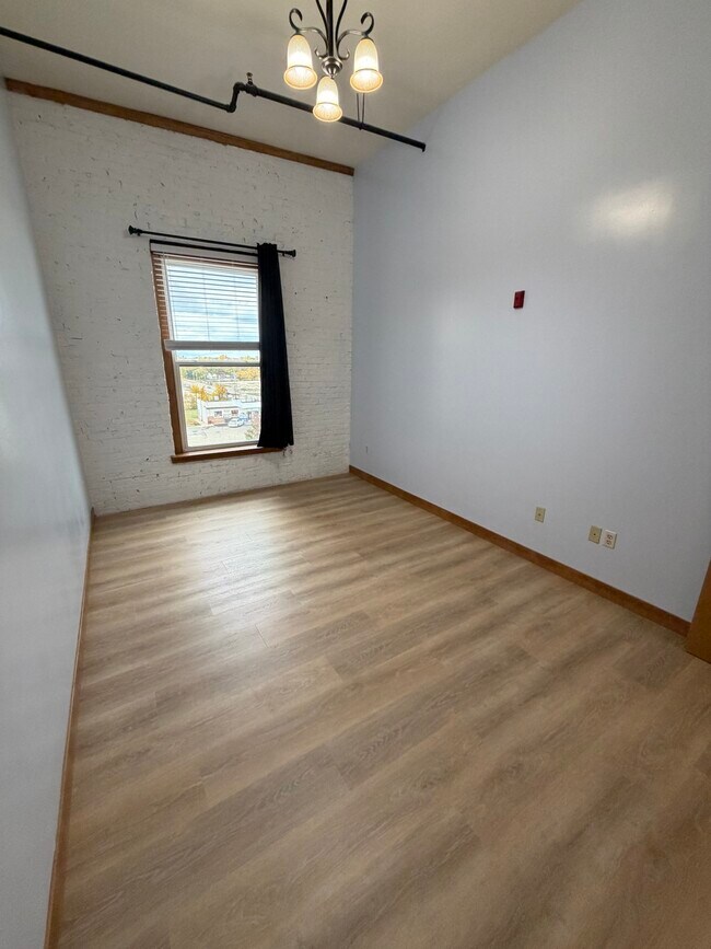 Building Photo - 720 S Marquette St