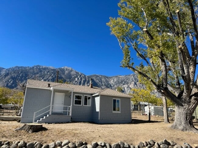 Primary Photo - Charming 3 Bedroom 1 Bath Home in Bishop's...