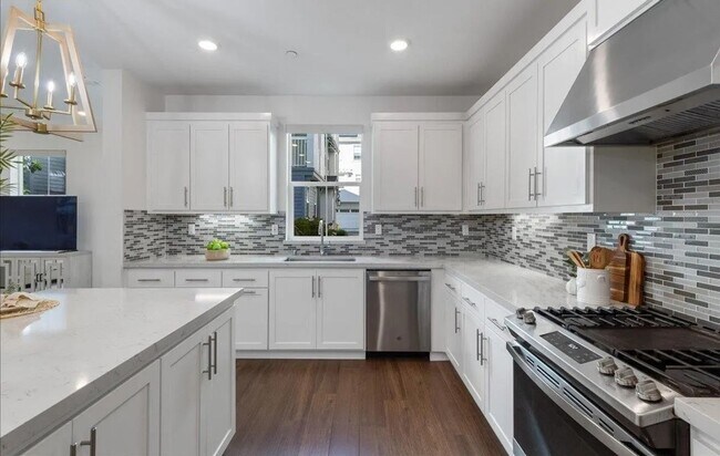 Building Photo - $5,595 | Stunning 5BR/4.5BA Model-Like Home in Newark's Bridgeway Community!