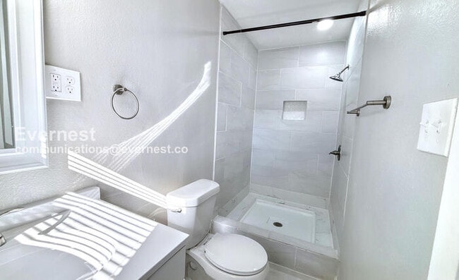 Building Photo - 2709 27th Ave N