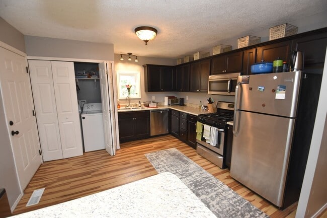 Building Photo - Updated ranch style home in McKinley Terrance
