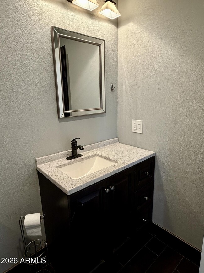 Building Photo - 5022 E Salinas St