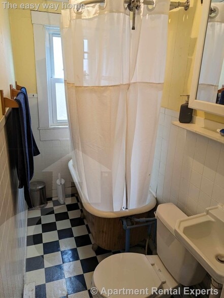 Building Photo - 434 Franklin St