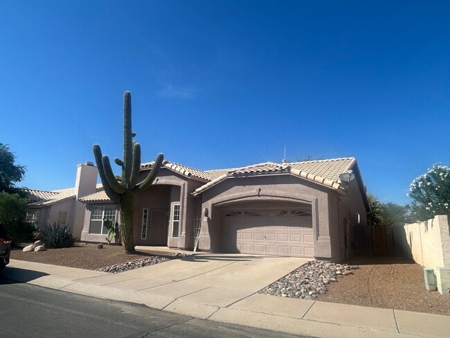 Building Photo - 8984 N Clover Way
