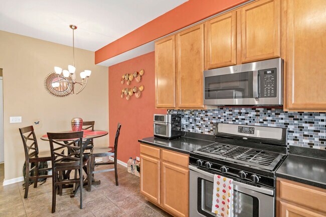 Building Photo - 1263 Tamarack Dr