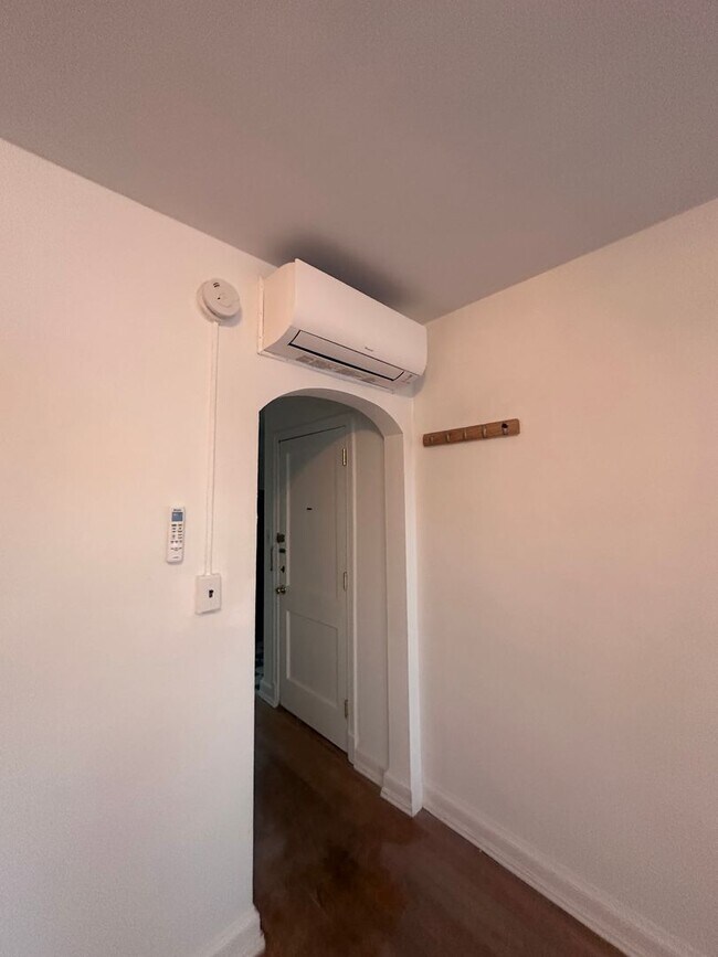 Building Photo - 4034 7th St NE