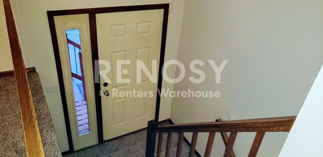 Building Photo - Available July 6th 2 Bedroom 2 Bath Townhome in Woodbury