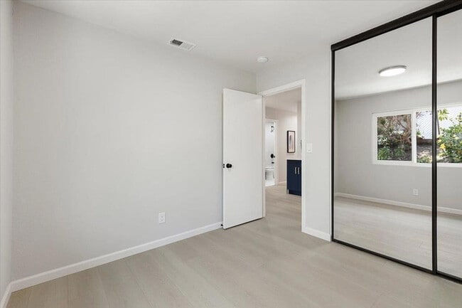 Building Photo - Renovated Single-Level 4BR Home with Modern Kitchen in La Costa – Carlsbad