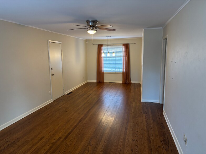 Building Photo - 2025 Mattern Dr