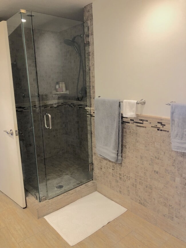 Building Photo - 23914 De Ville Way