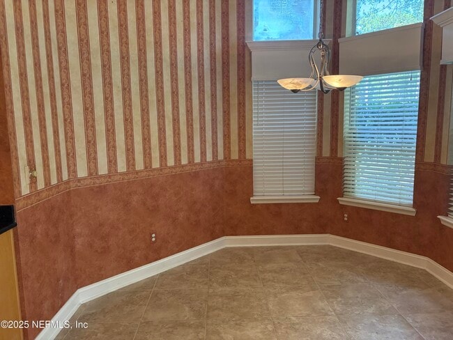 Building Photo - 585 Golden Links Dr