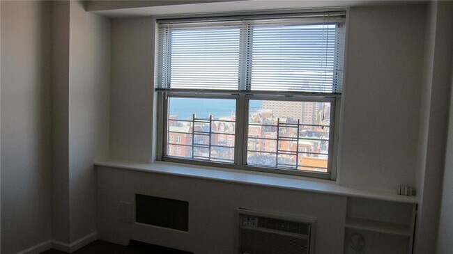 Building Photo - 35 Seacoast Terrace