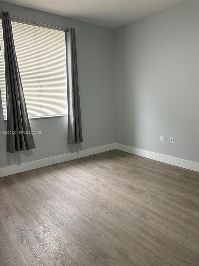 Building Photo - 2100 Greenview Shores Blvd