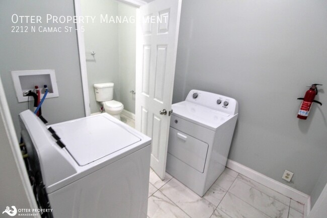 Building Photo - Room for Rent- Clean, Private Room for Ren...