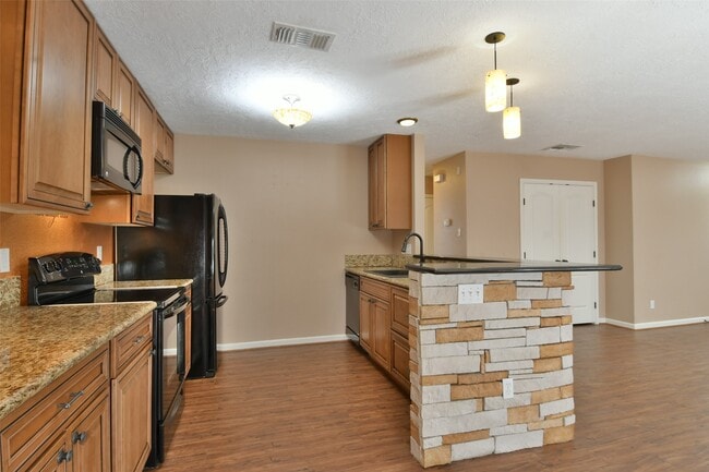 Building Photo - 809 Pecan St