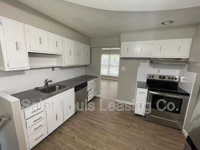 Building Photo - 145 Clearview Dr