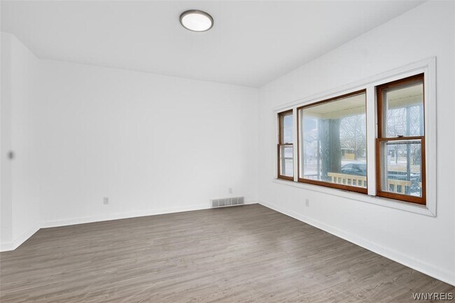 Building Photo - 609 22nd St