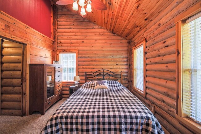 Building Photo - 195 Black Bear Dr