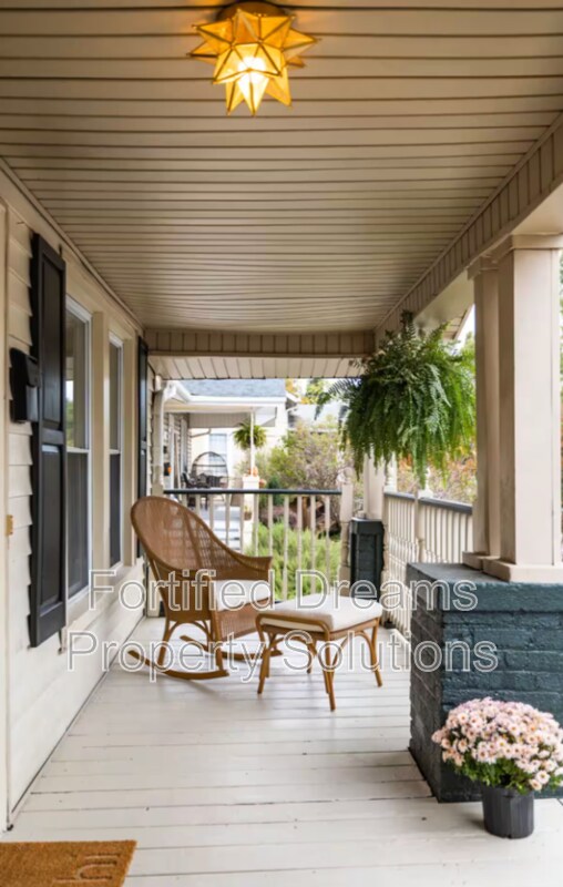 Building Photo - 720 S Broad St